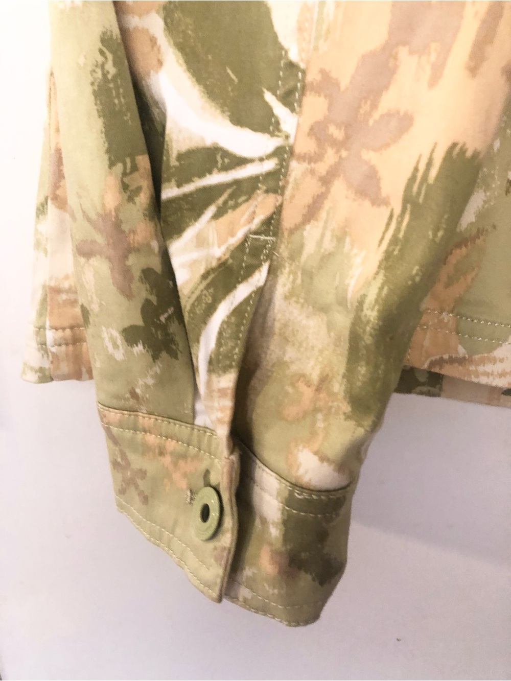 Denim&Co Floral Camouflage Jean Jacket in Olive Green & Beige - Picture 6 of 14